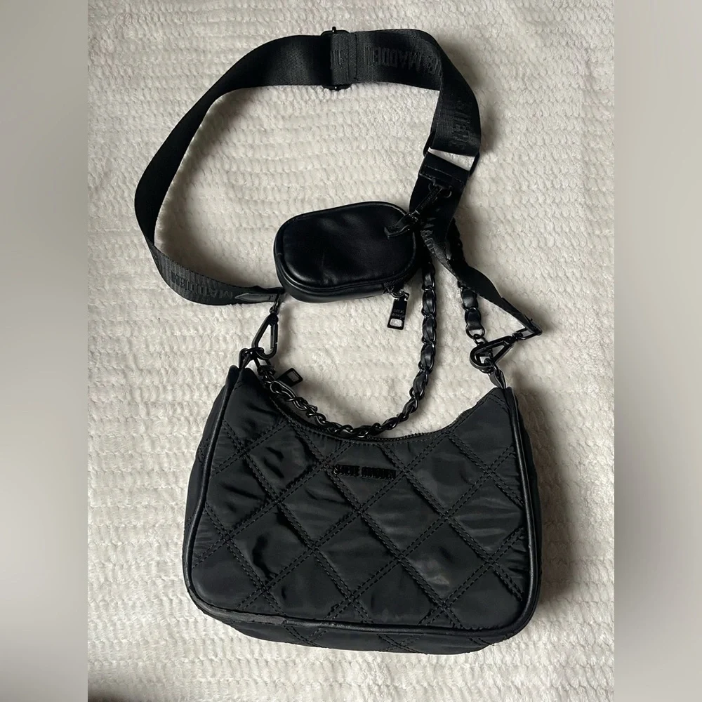 Steve Madden Black crossbody Bag with Chain Detail - Picture 1 of 8